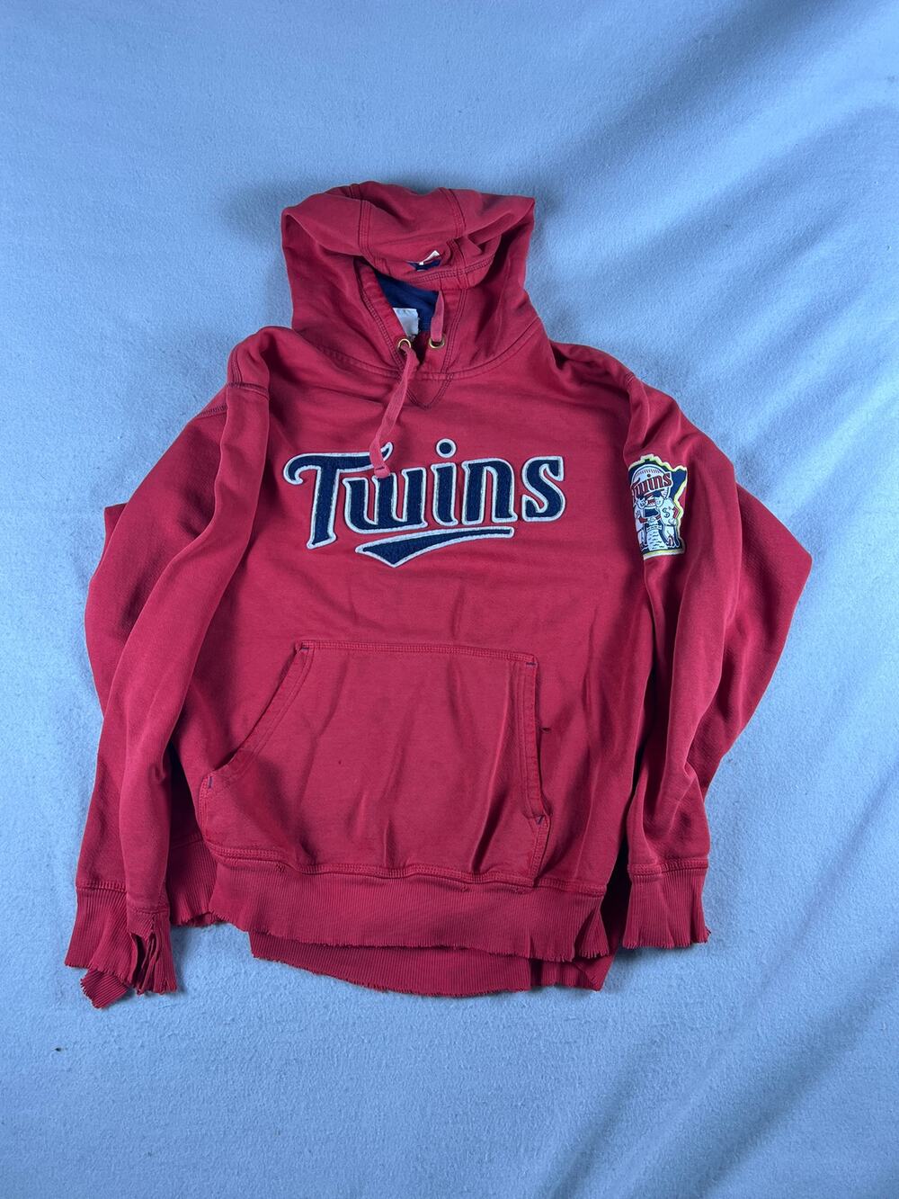 Vintage Minnesota Twins Hoodie Men M Majestic Baseball MLB Distressed Sweatshirt